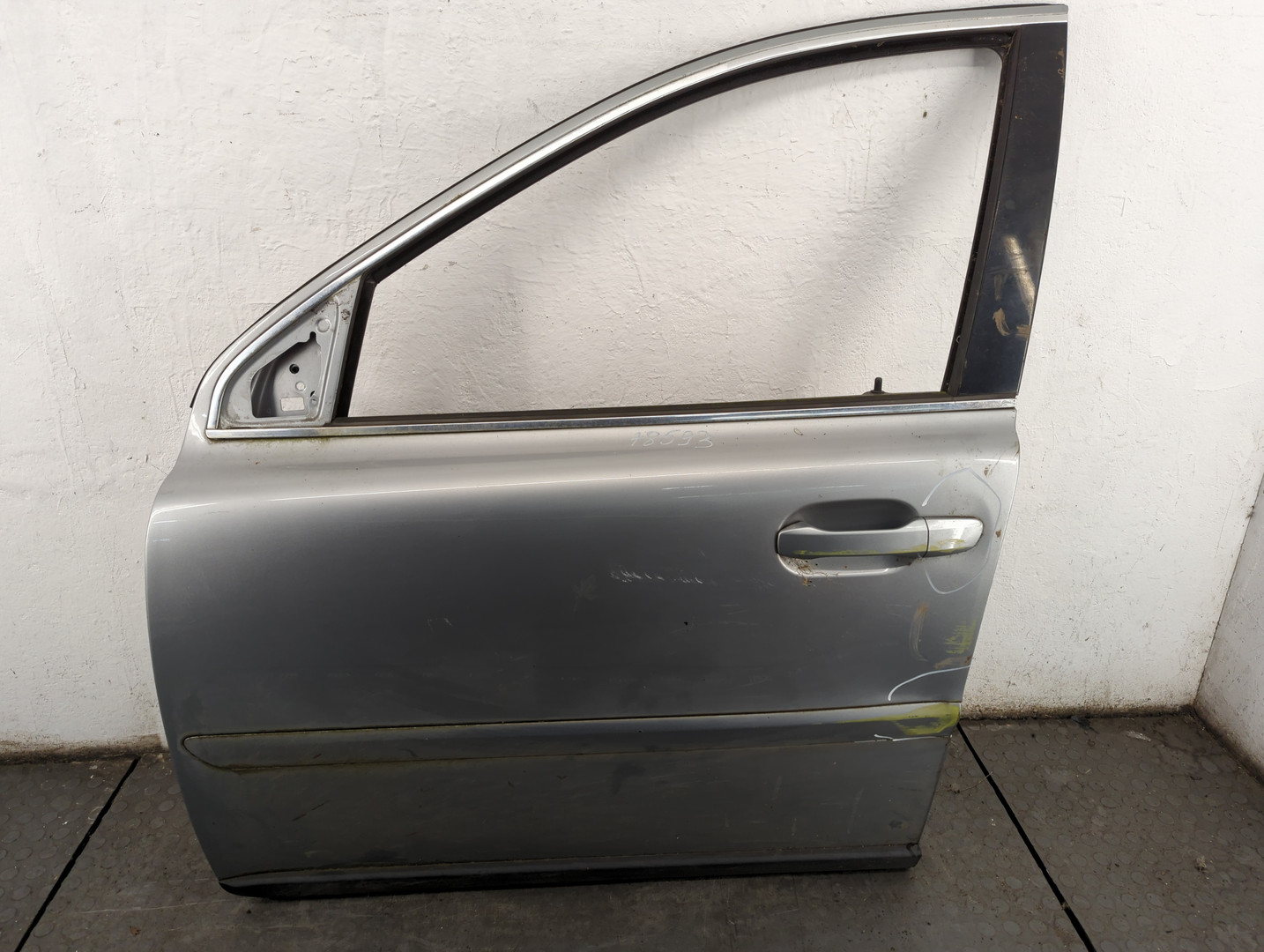 Дверь передняя левая