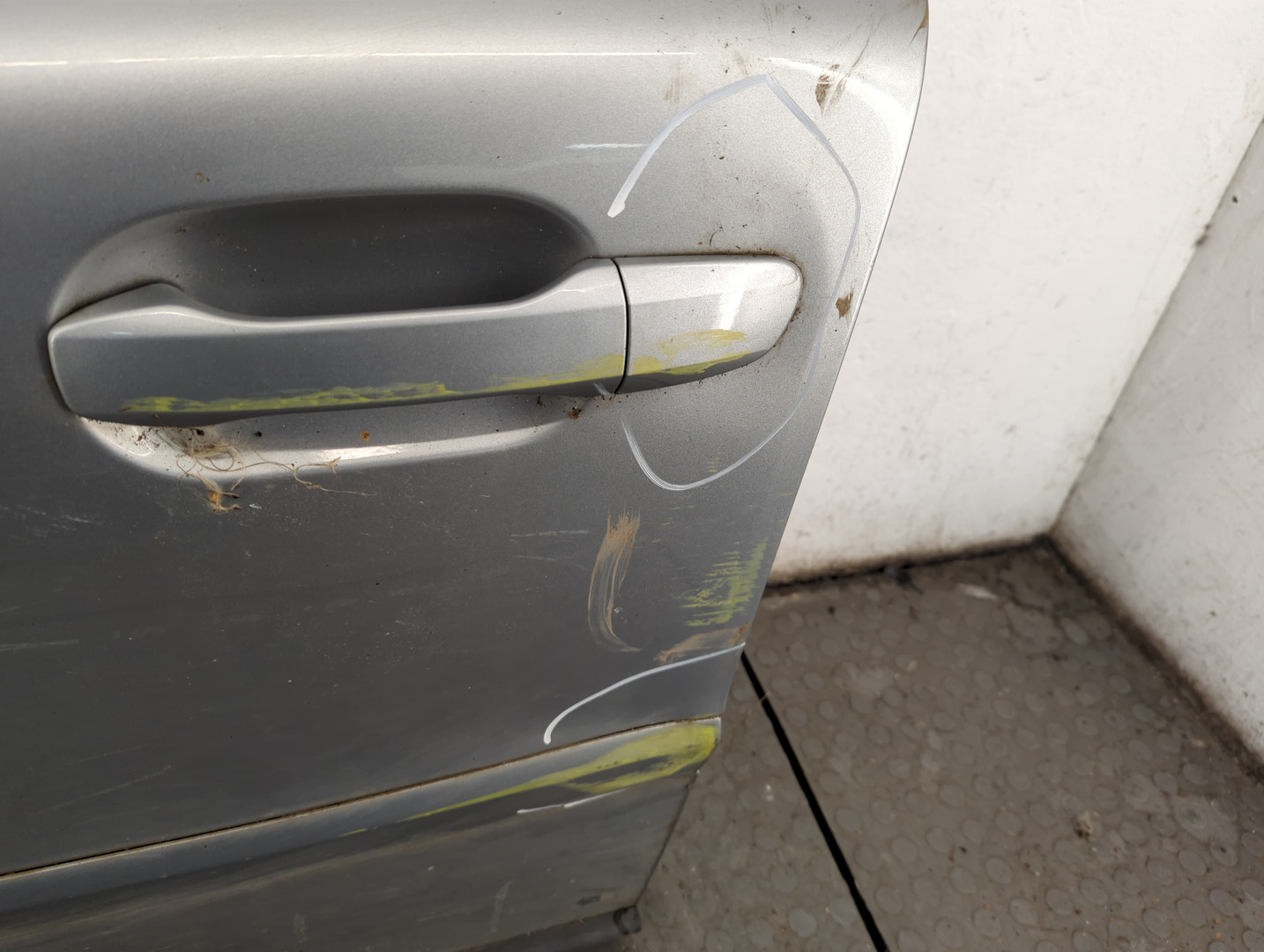 Дверь передняя левая