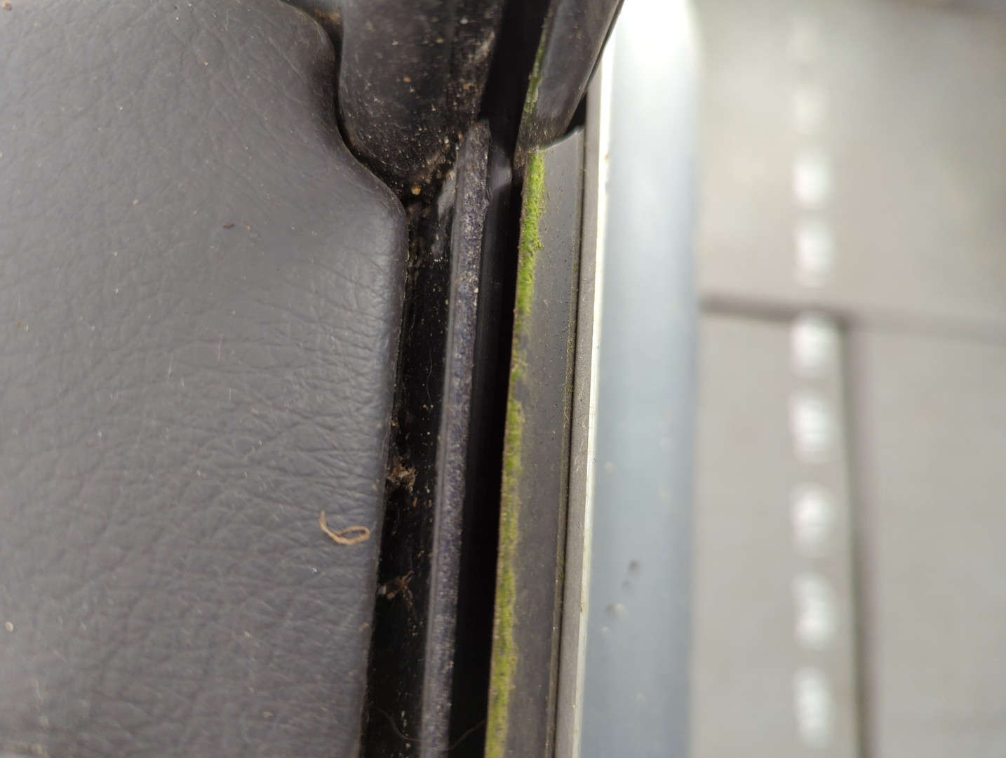 Дверь передняя левая