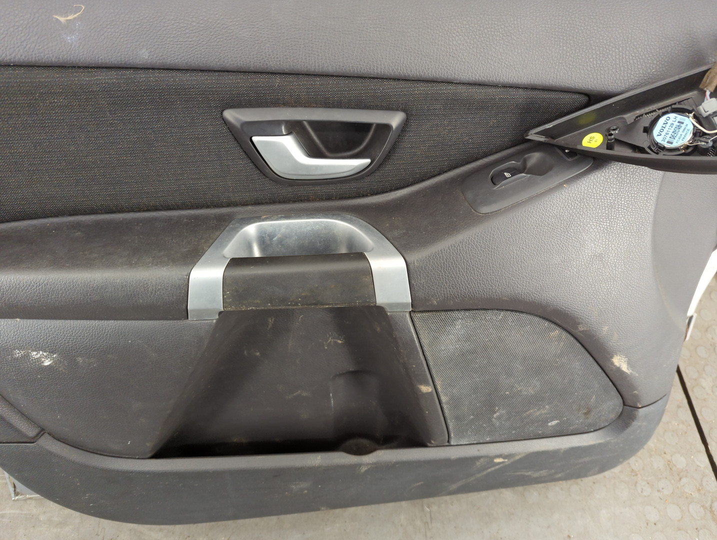 Дверь передняя левая