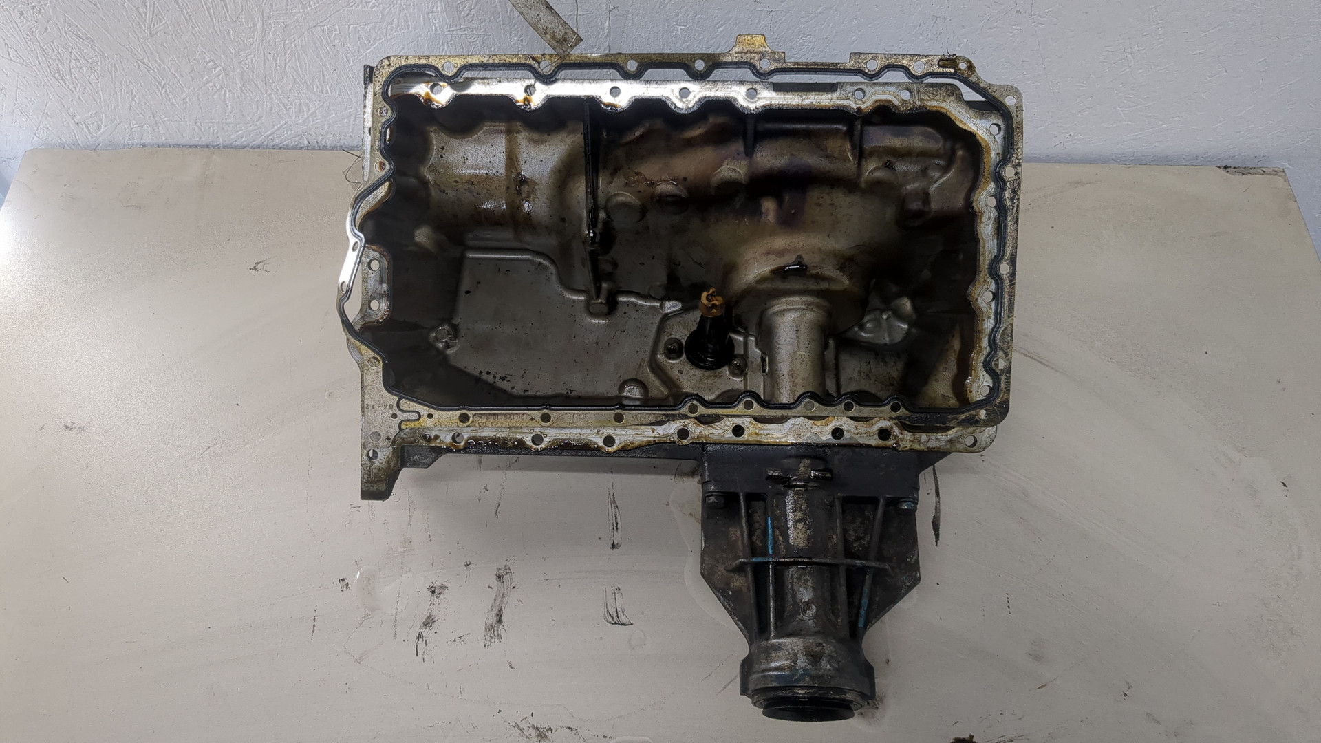 Поддон масляный двигателя (картер)