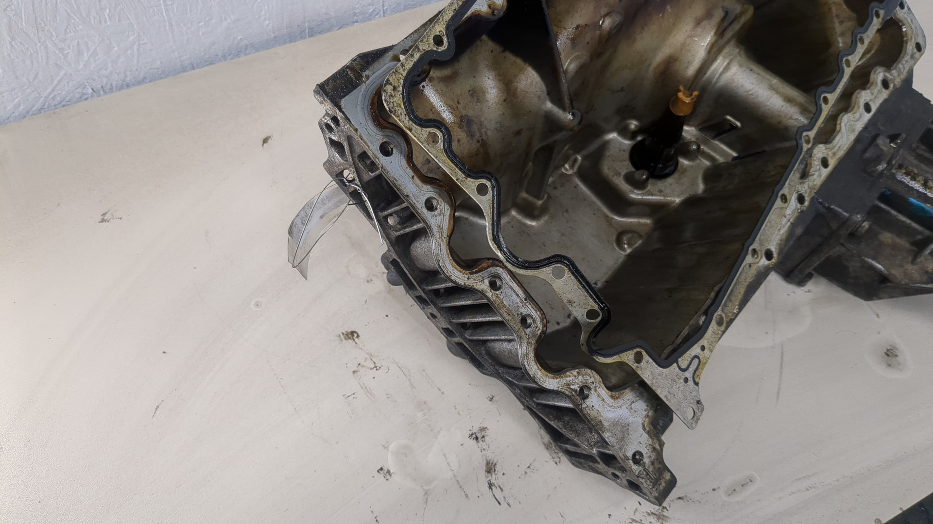 Поддон масляный двигателя (картер)