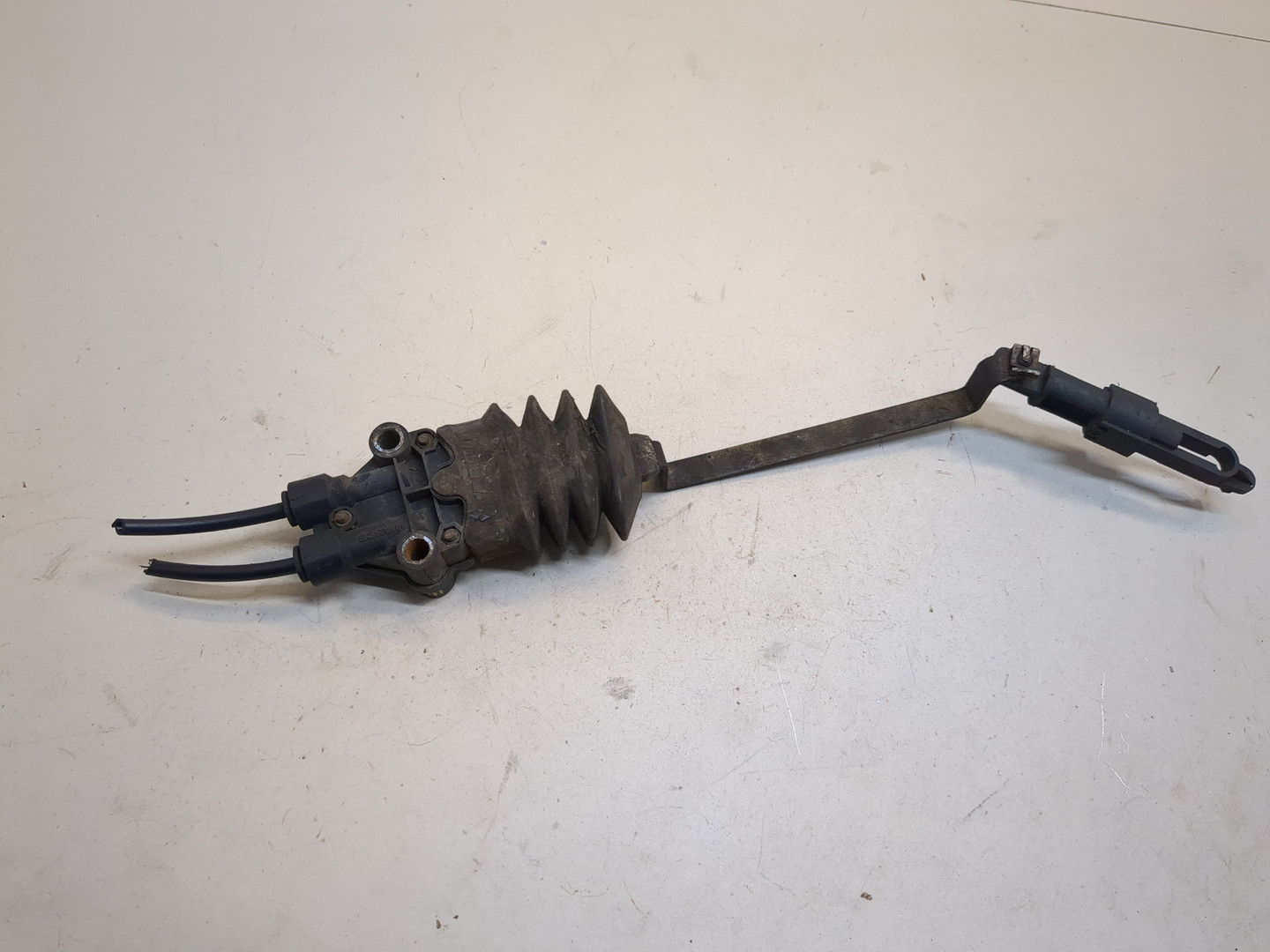 Кран уровня пола кабины