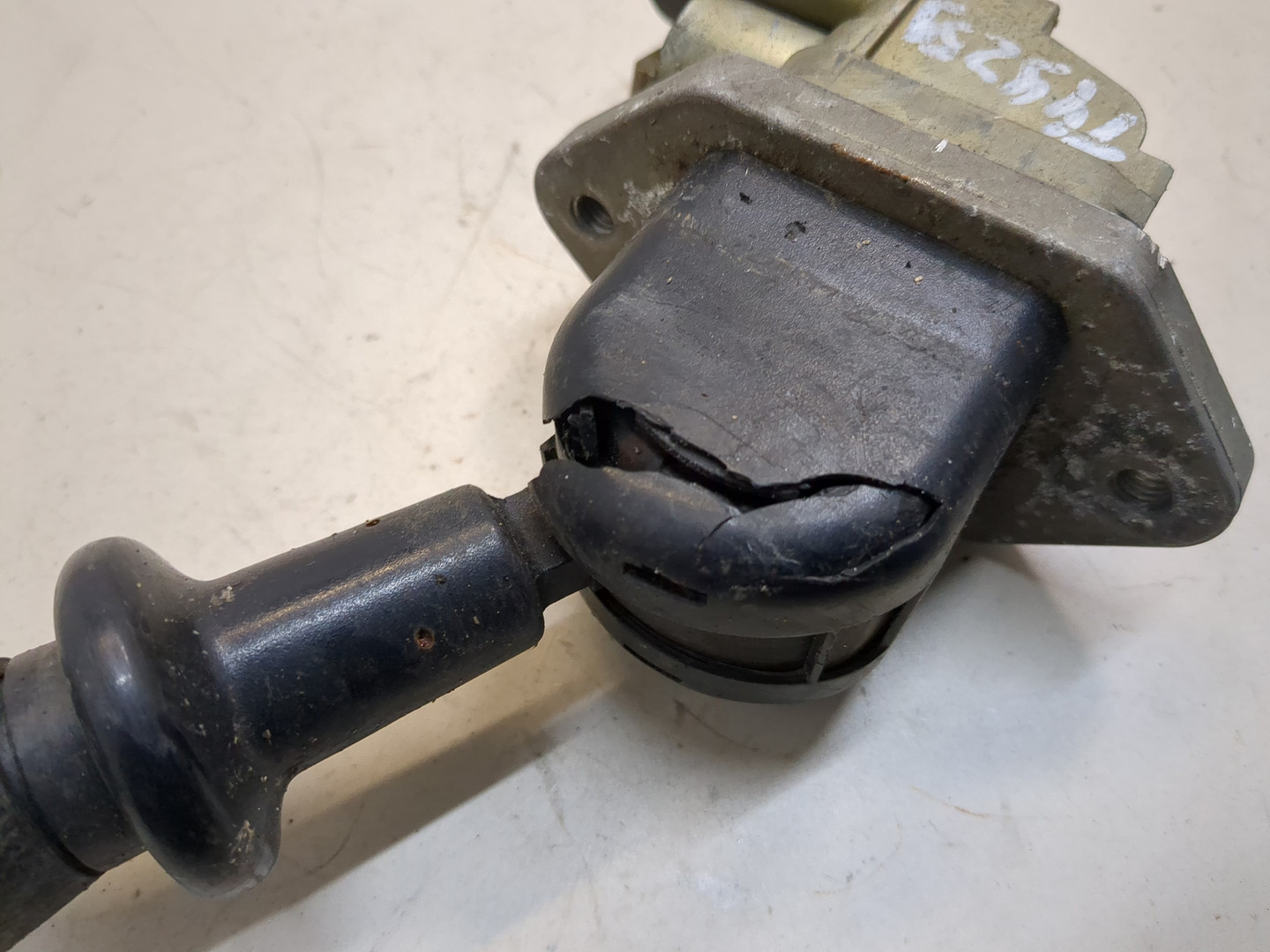 Кран ручного тормоза