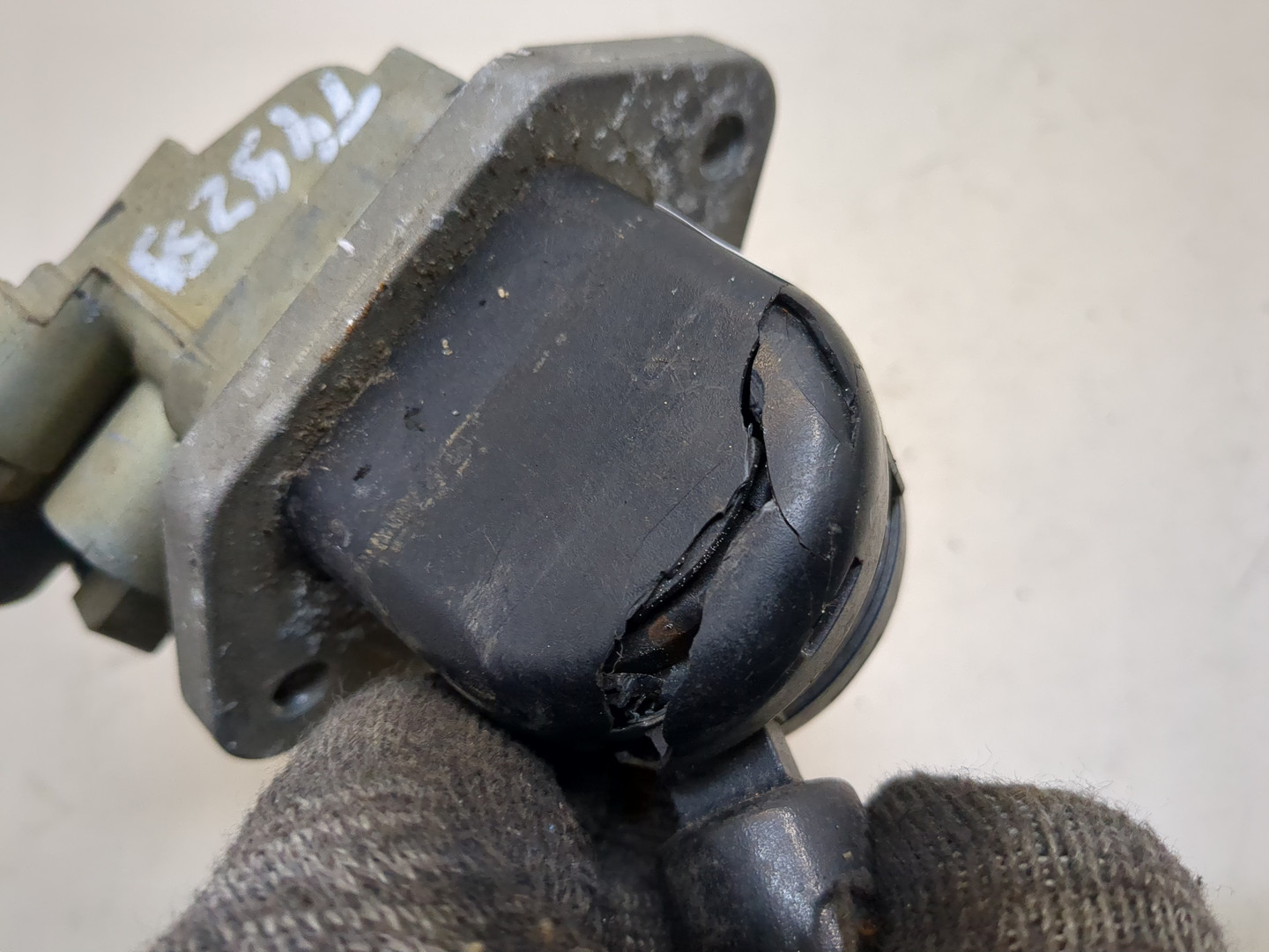 Кран ручного тормоза