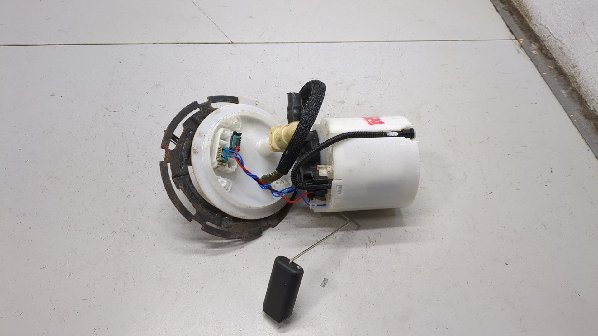 Насос топливный электрический