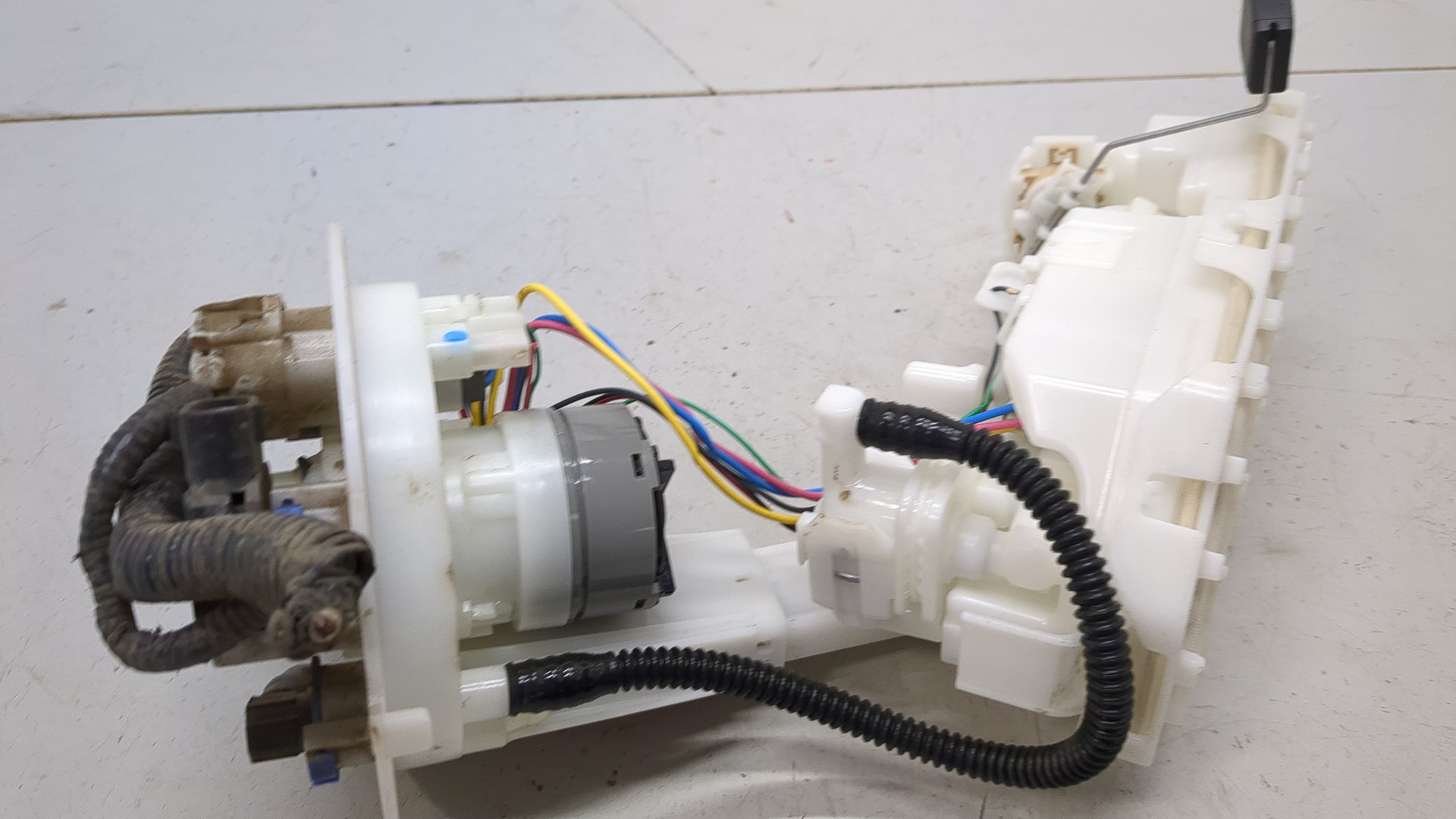 Насос топливный электрический