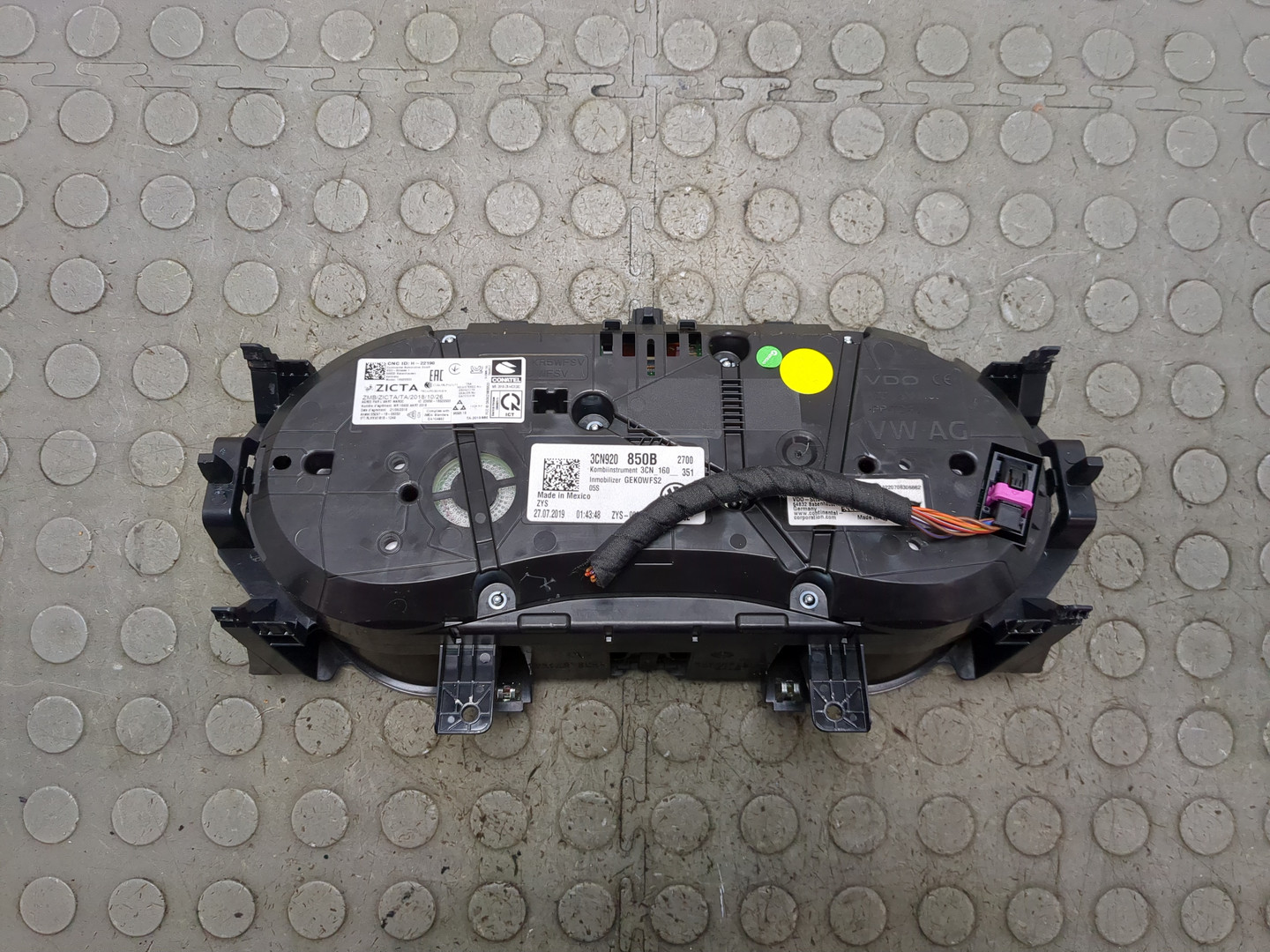 Панель приборов