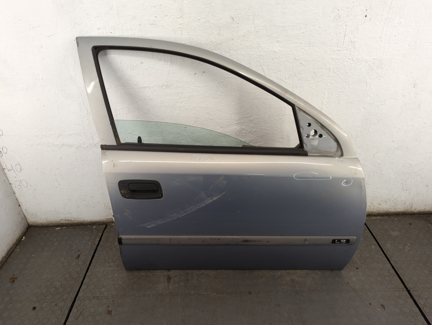 Дверь передняя правая