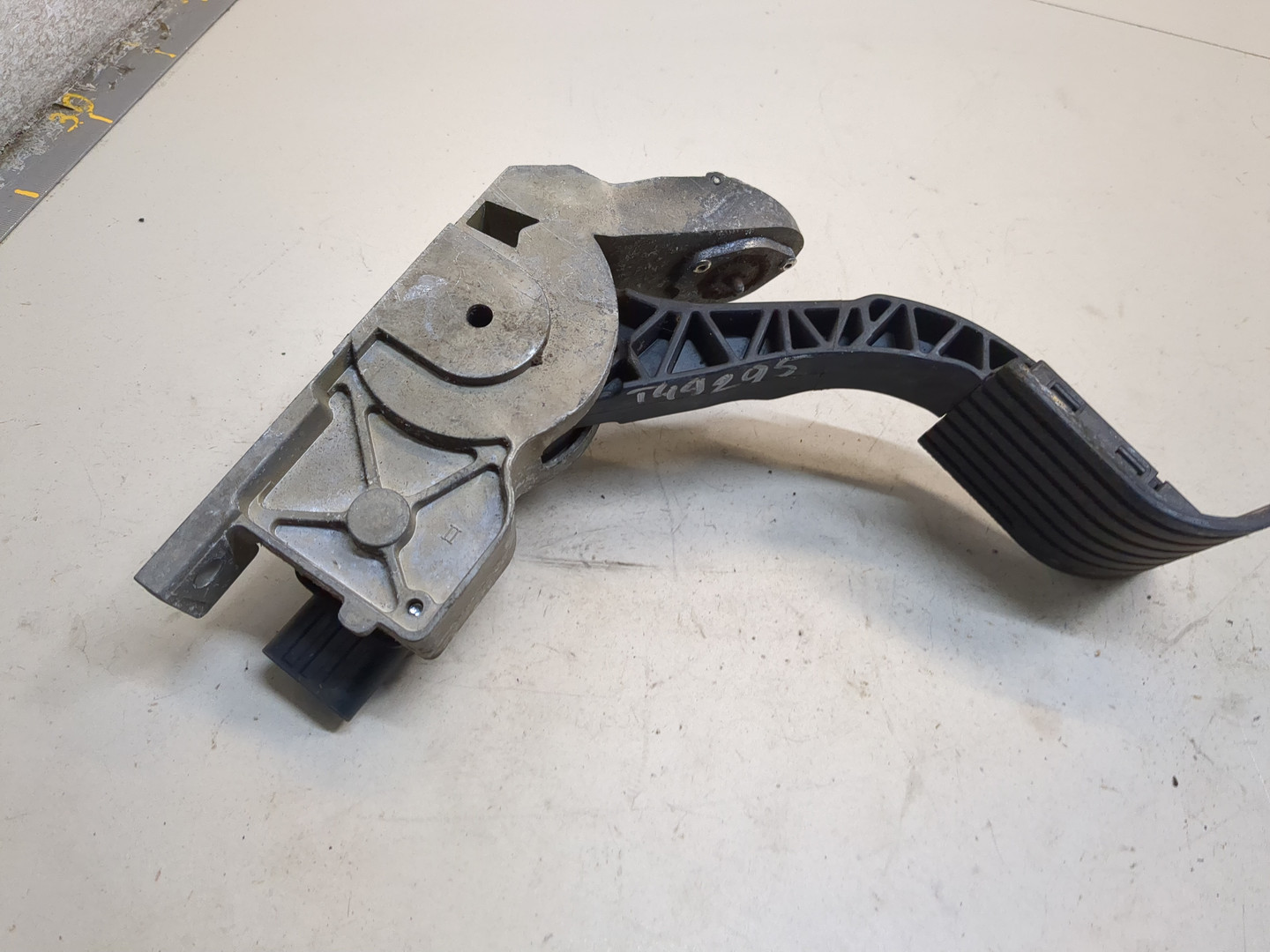 Педаль газа