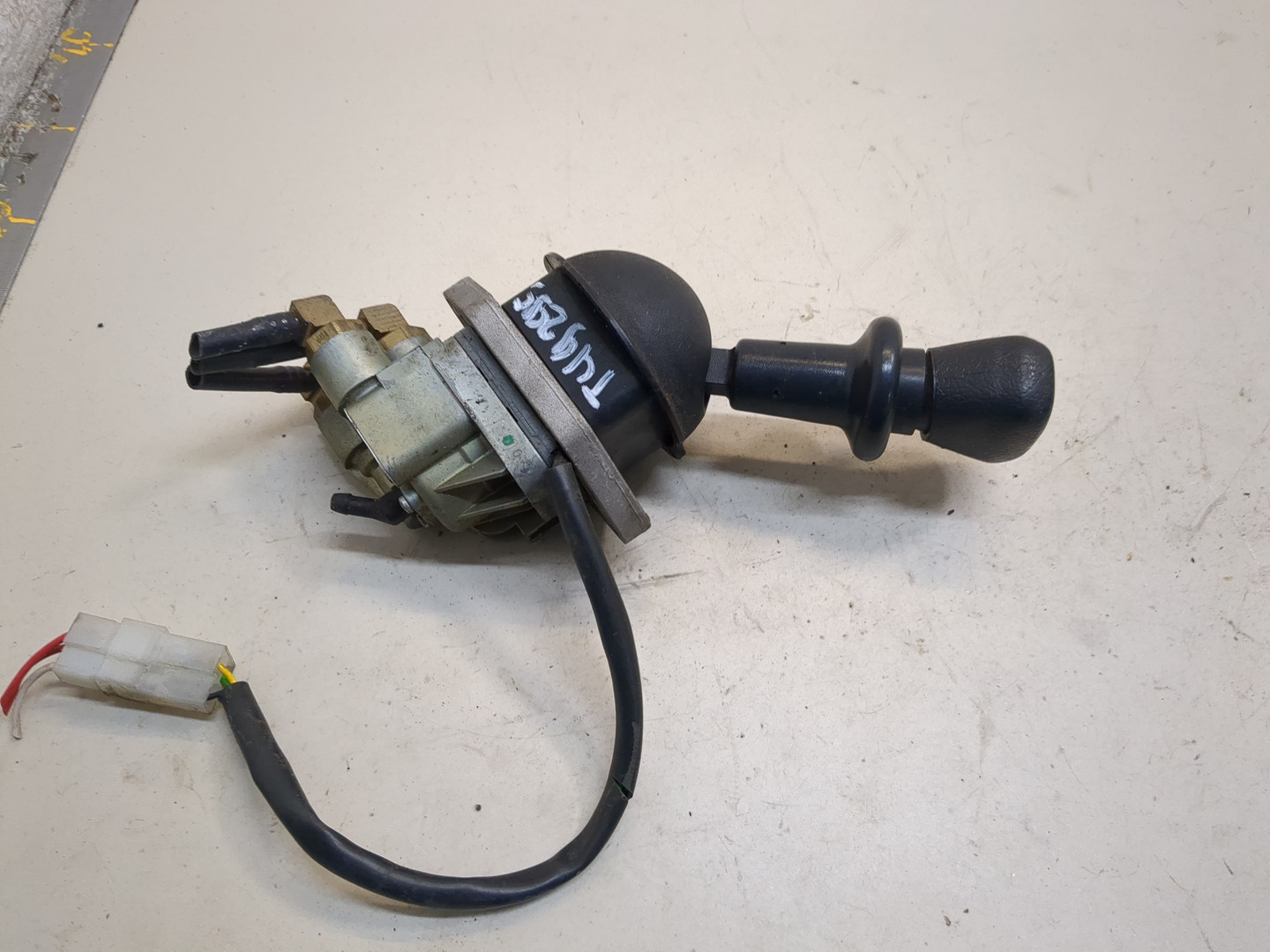 Рычаг стояночного тормоза