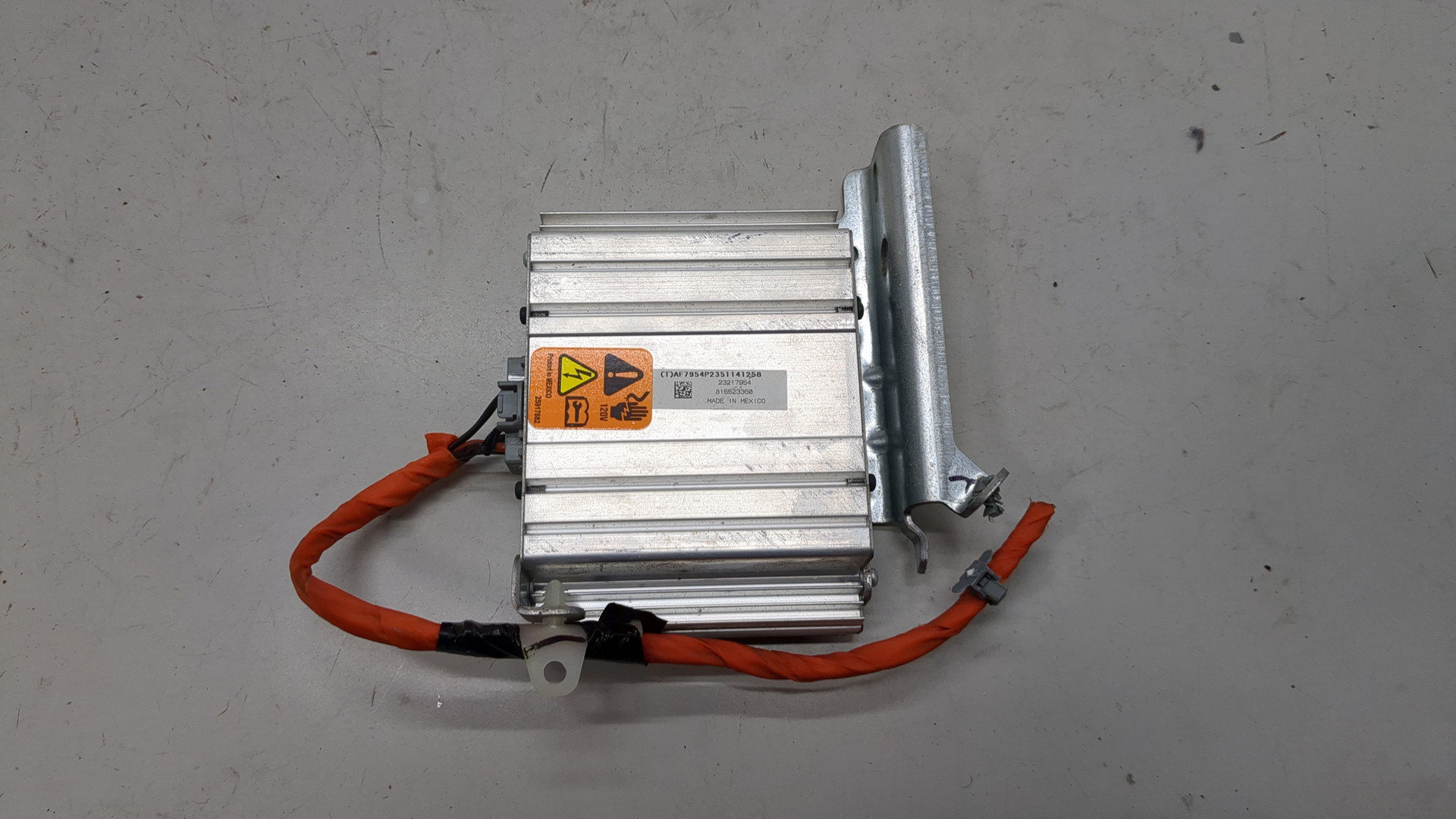 Преобразователь напряжения (адаптер)