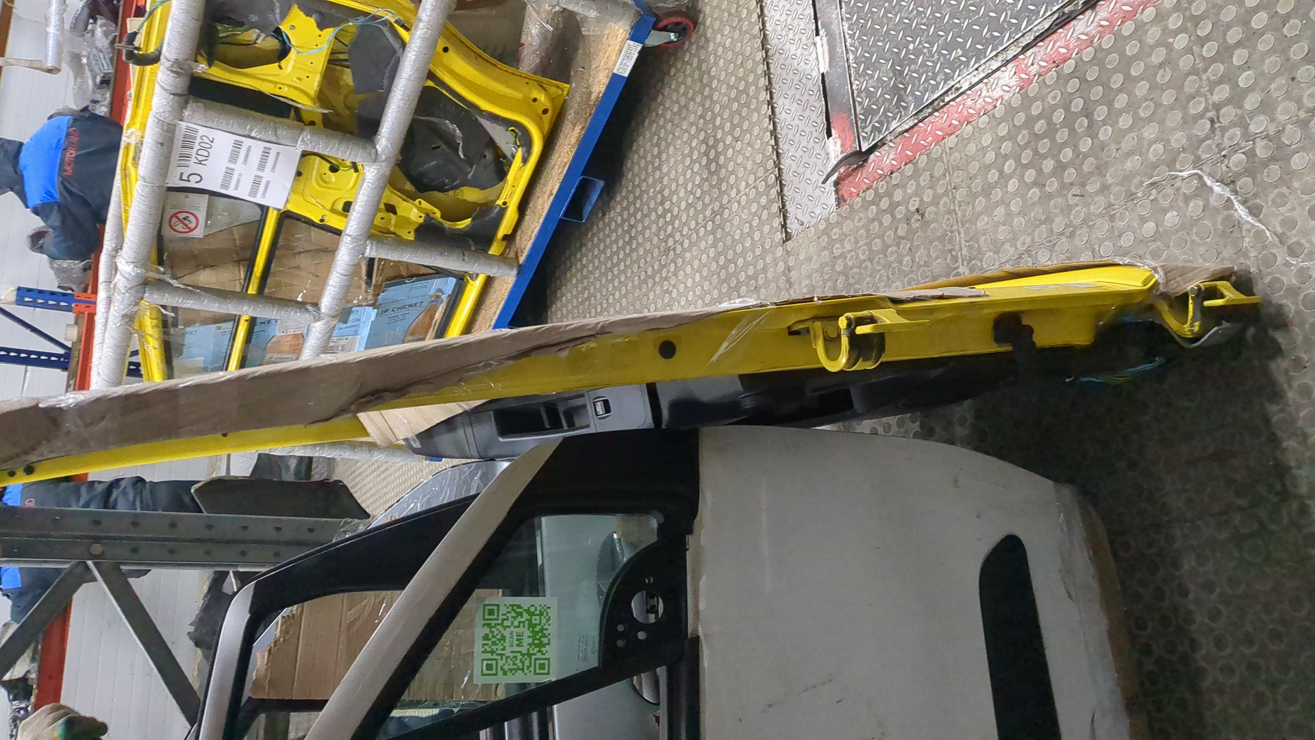 Дверь передняя левая