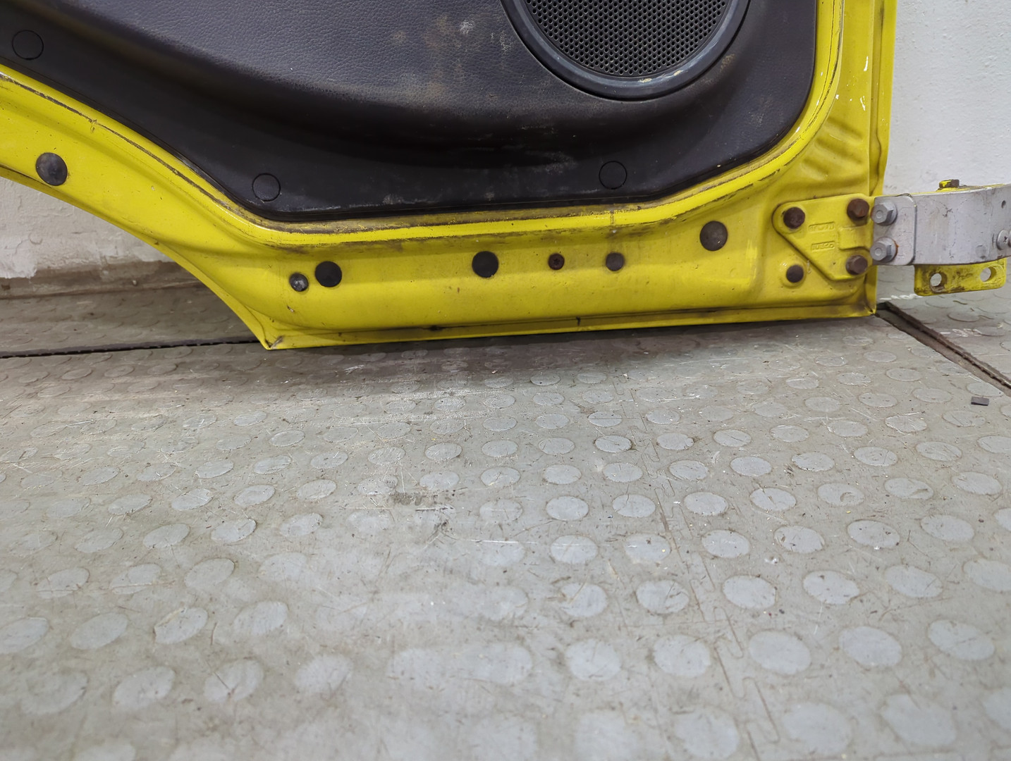 Дверь передняя левая