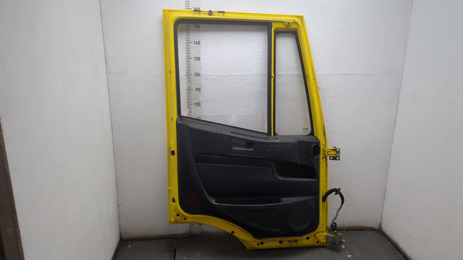 Дверь передняя левая