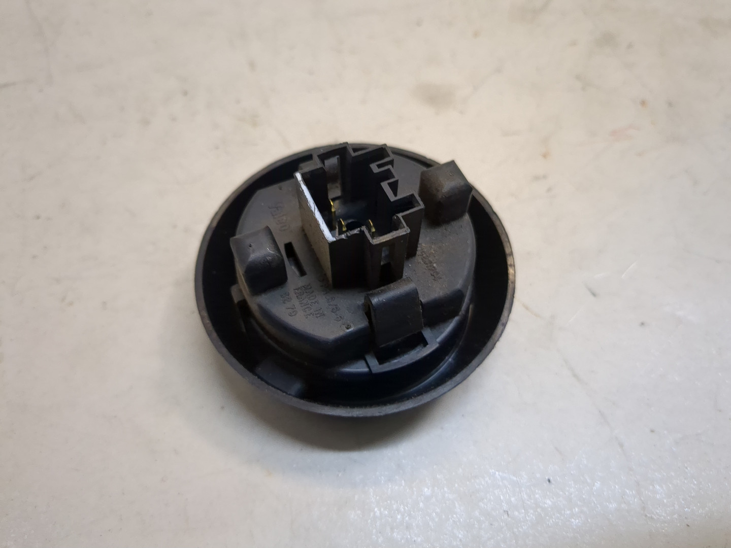 Кнопка корректора фар