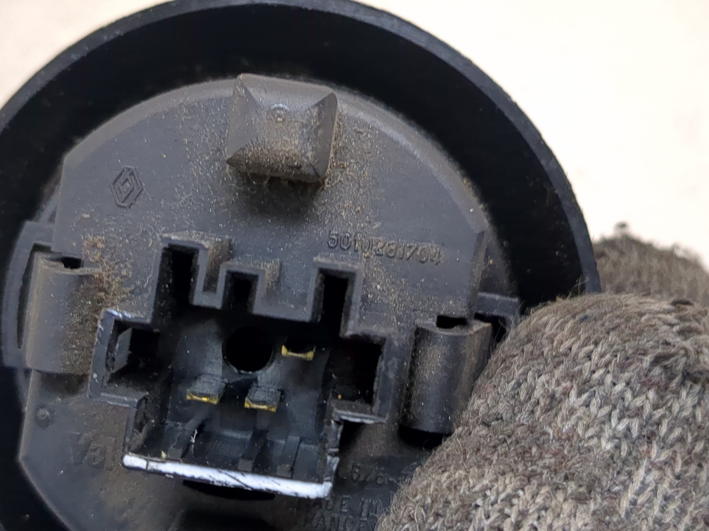 Кнопка корректора фар