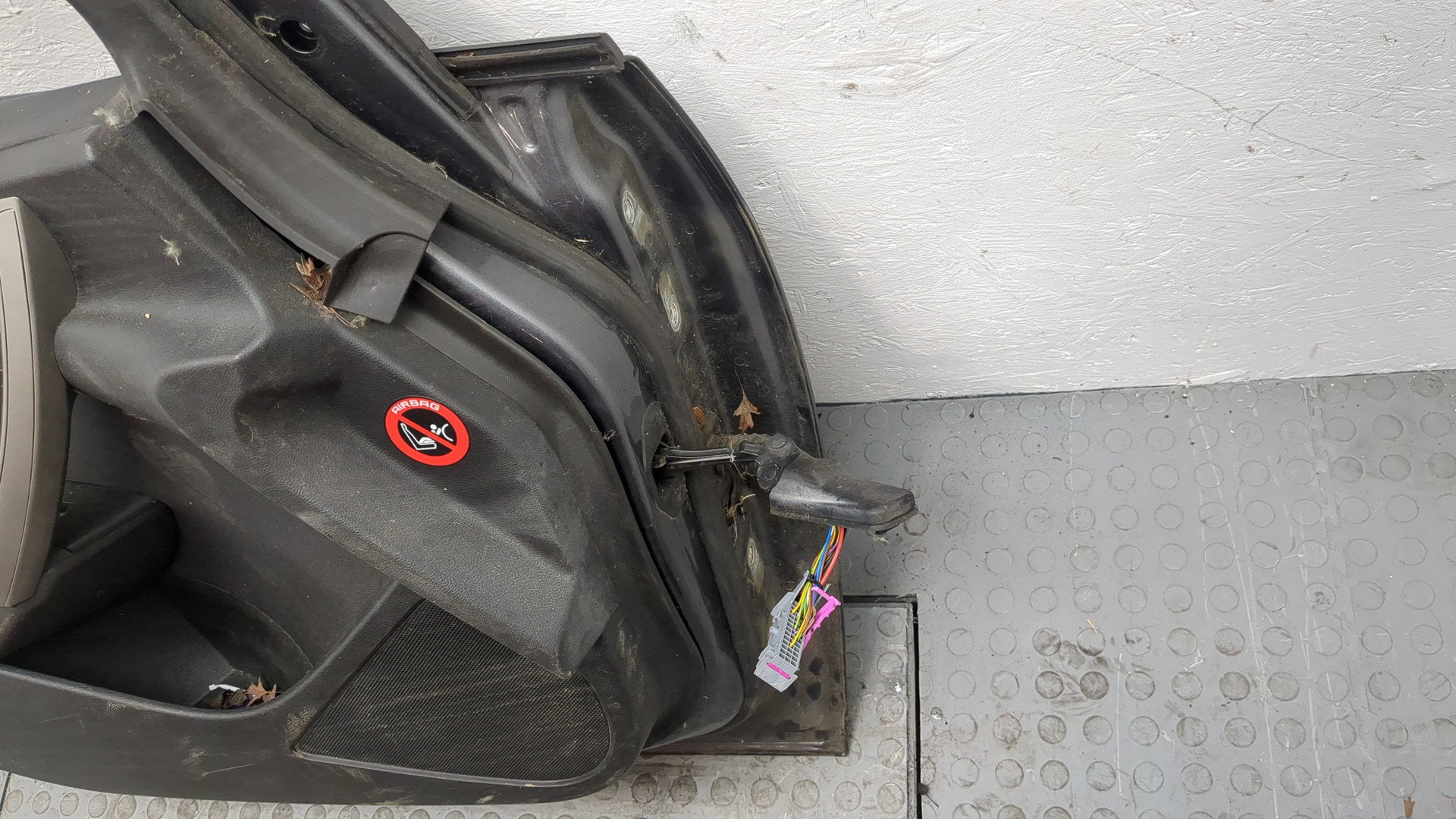 Дверь передняя левая