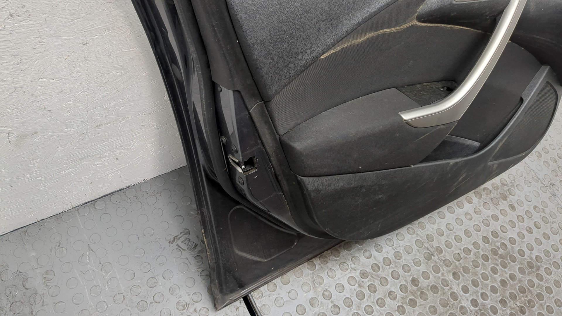 Дверь передняя левая