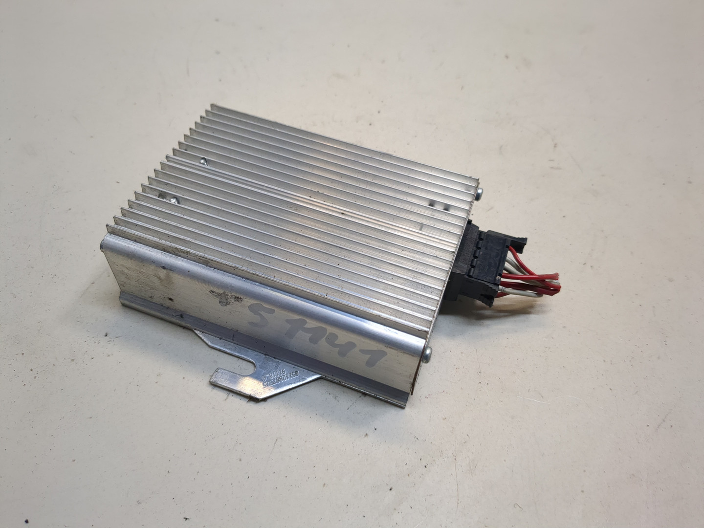 Преобразователь напряжения (адаптер)