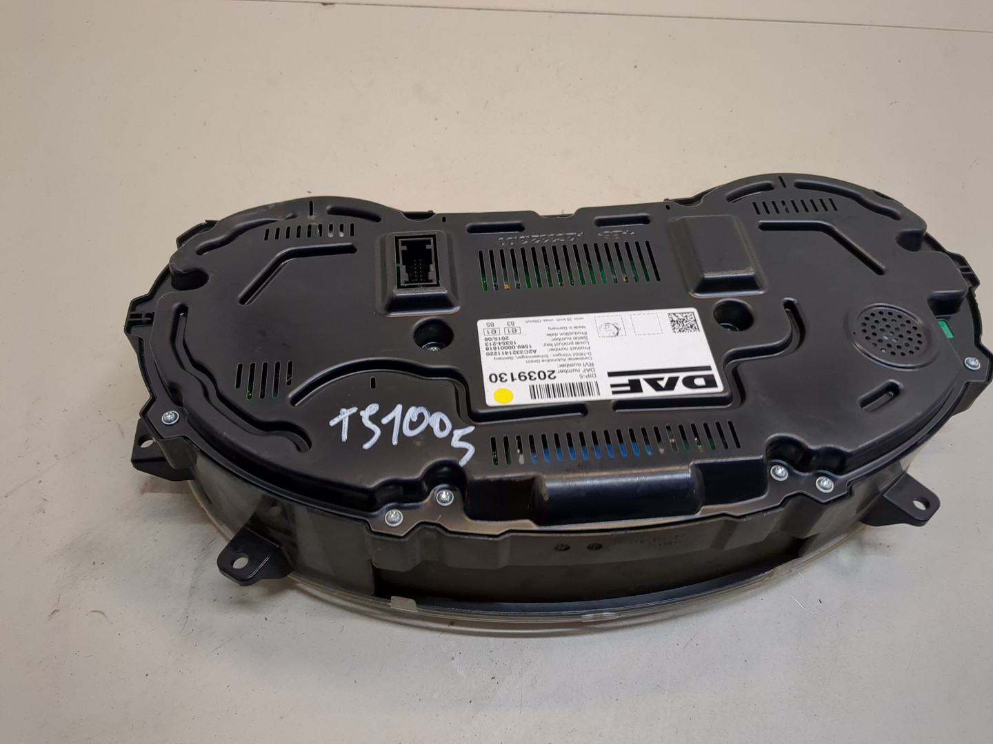 Панель приборов