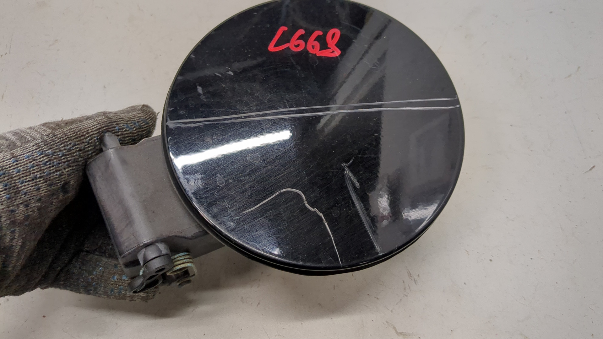 Лючок бензобака