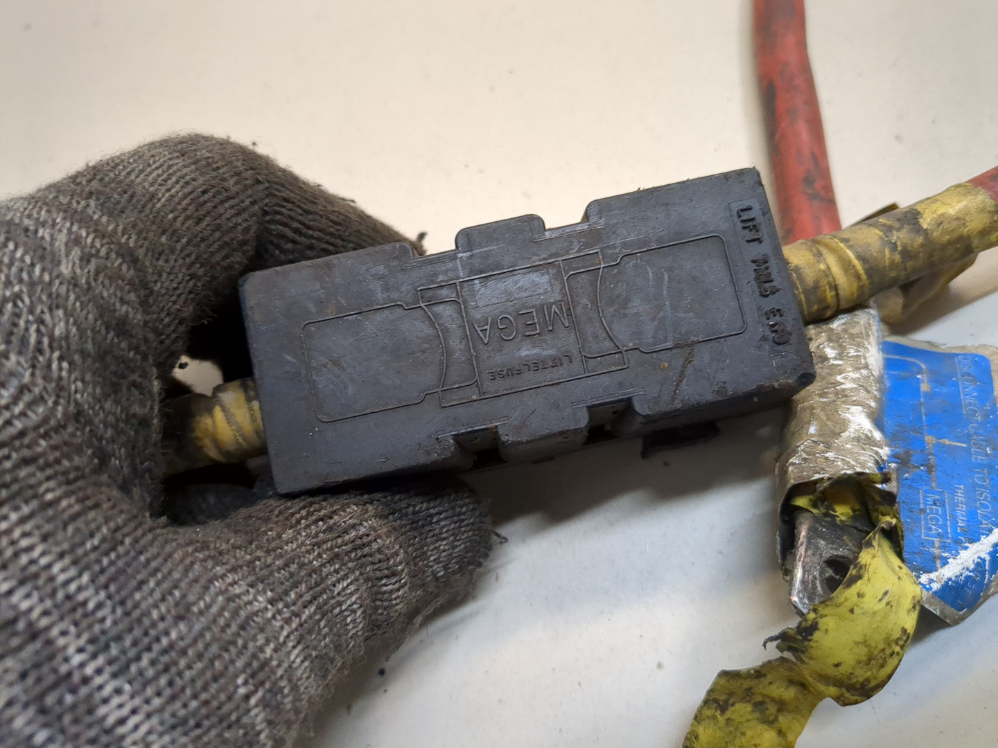 Блок предохранителей