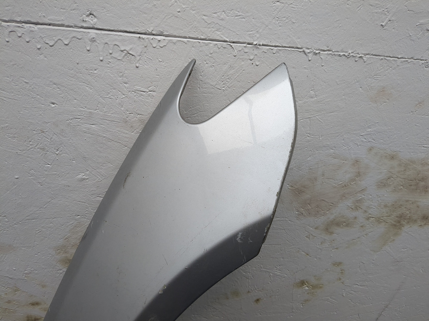 Крыло переднее правое