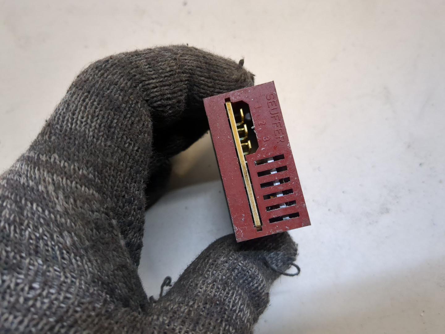 Кнопка корректора фар