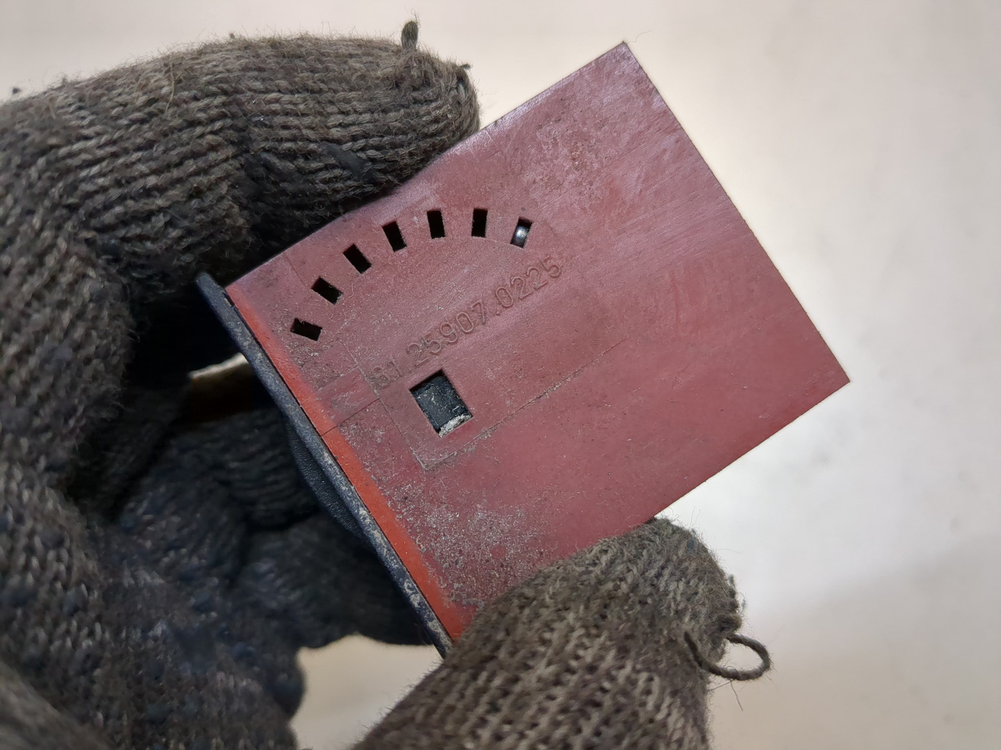 Кнопка корректора фар