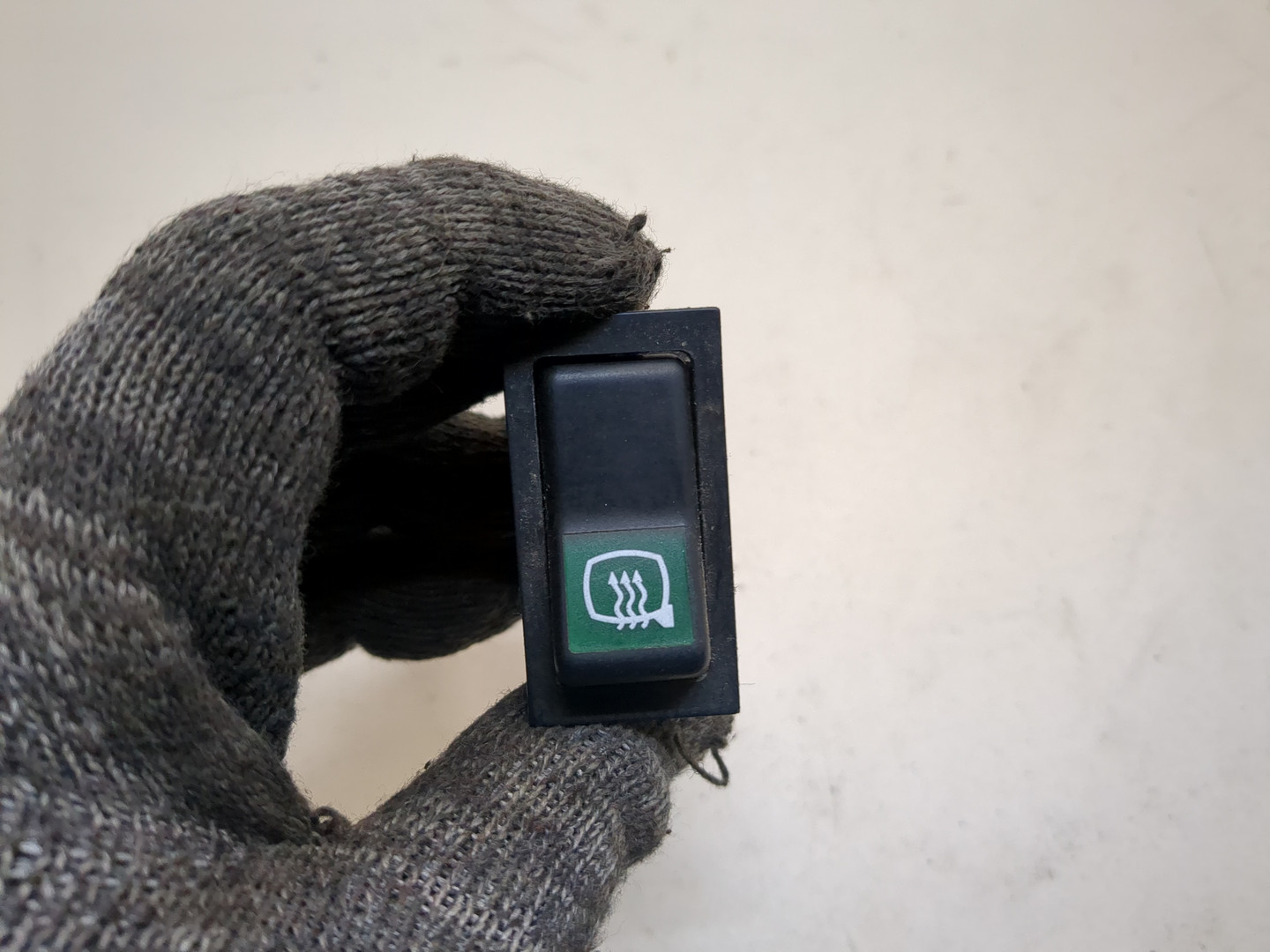 Кнопка обогрева зеркал