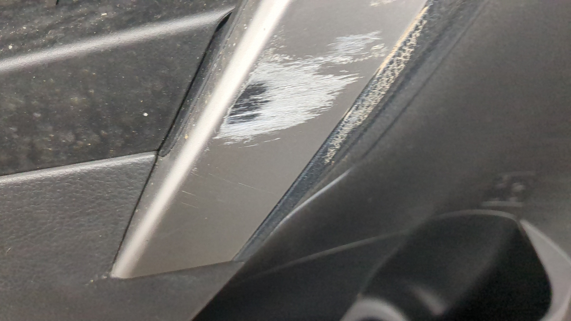 Дверь передняя левая