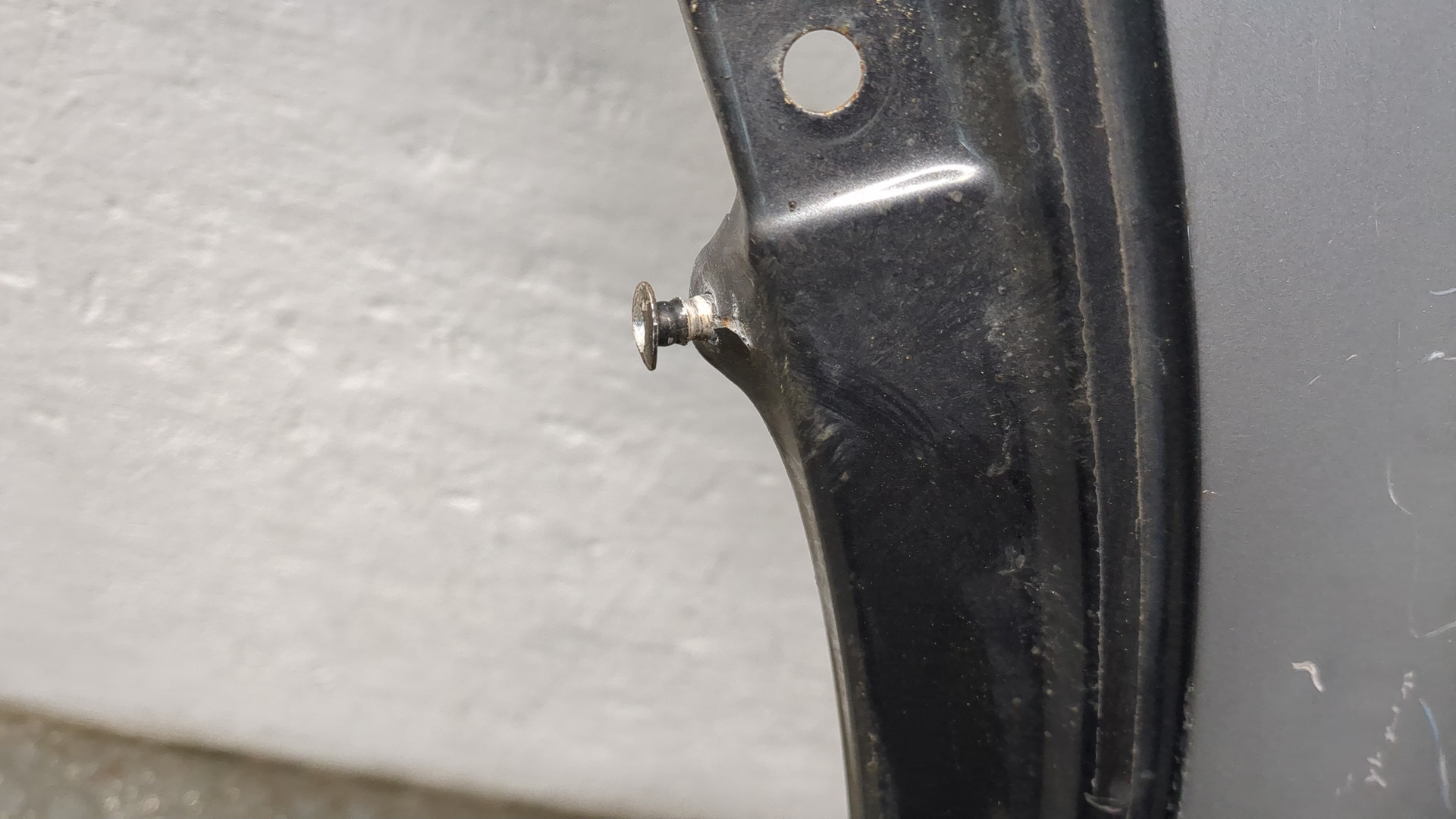 Крыло переднее левое