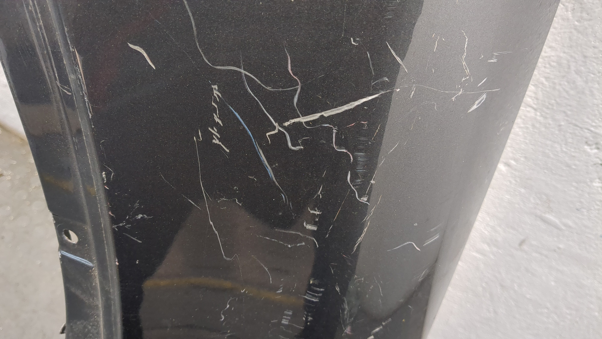 Крыло переднее левое