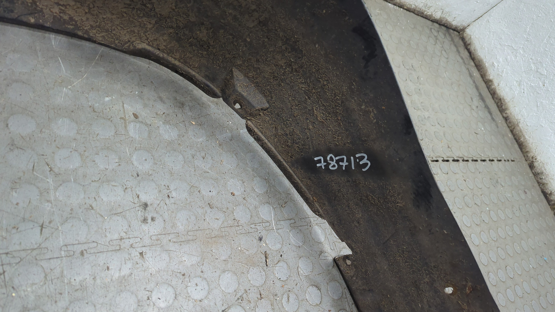 Локер передний правый