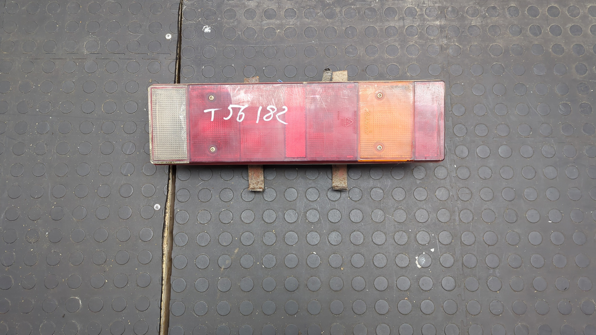 Фонарь задний левый