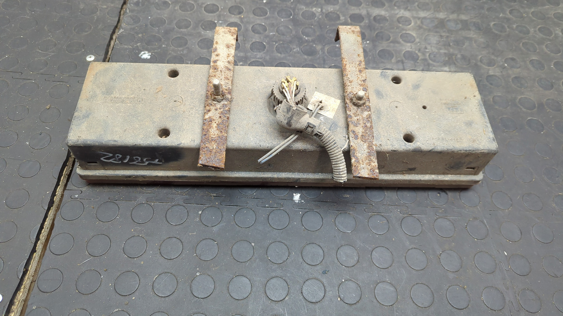 Фонарь задний левый