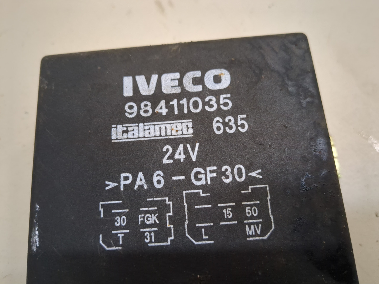 Реле свечей накала