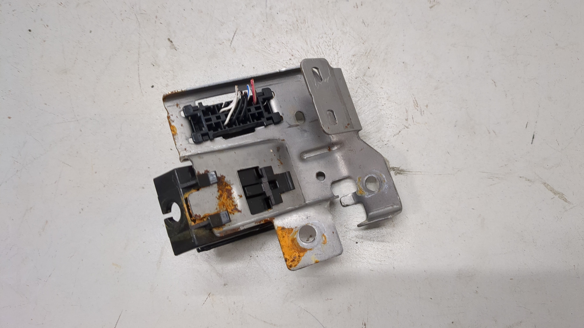 Ручка открывания капота