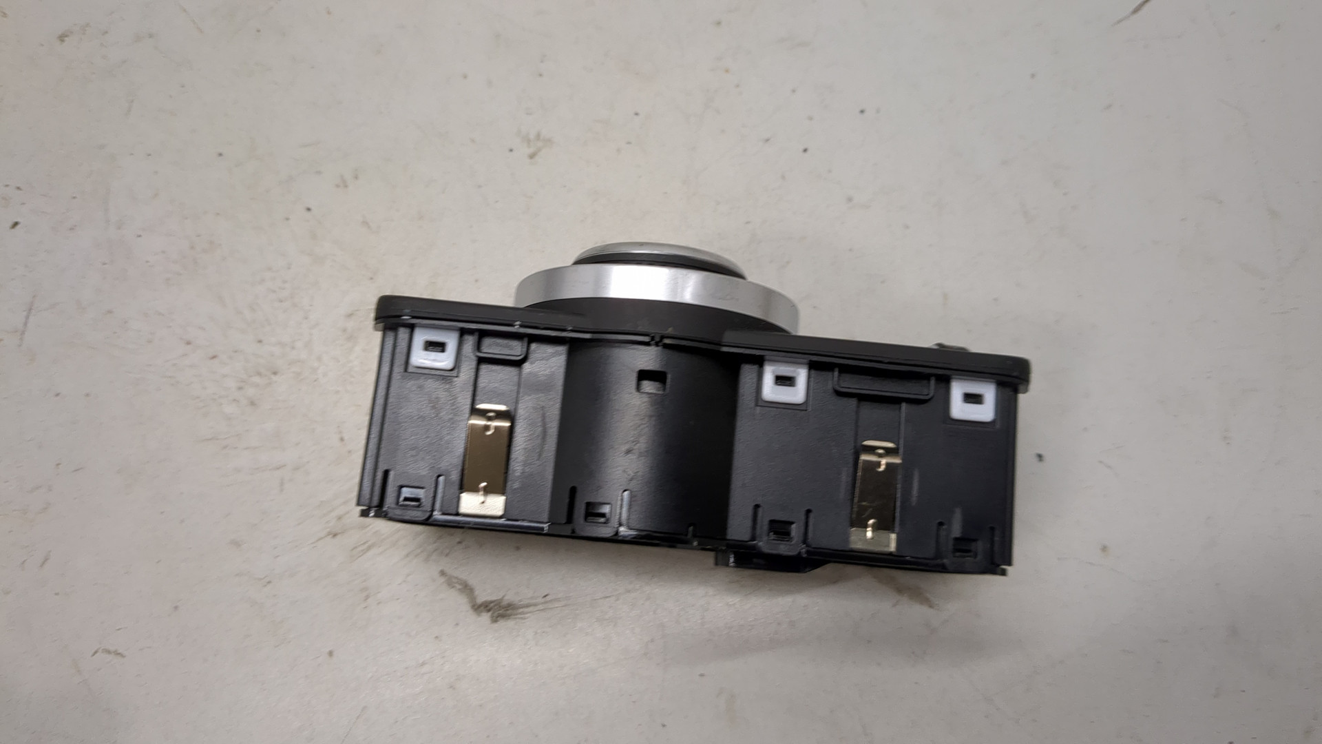 Переключатель света фар