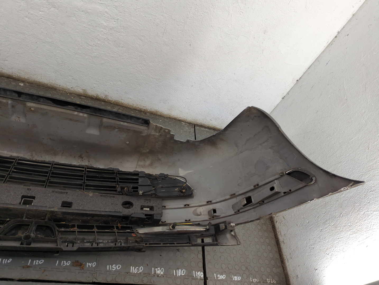 Бампер передний