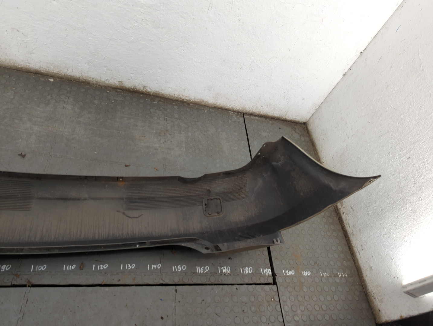 Бампер задний