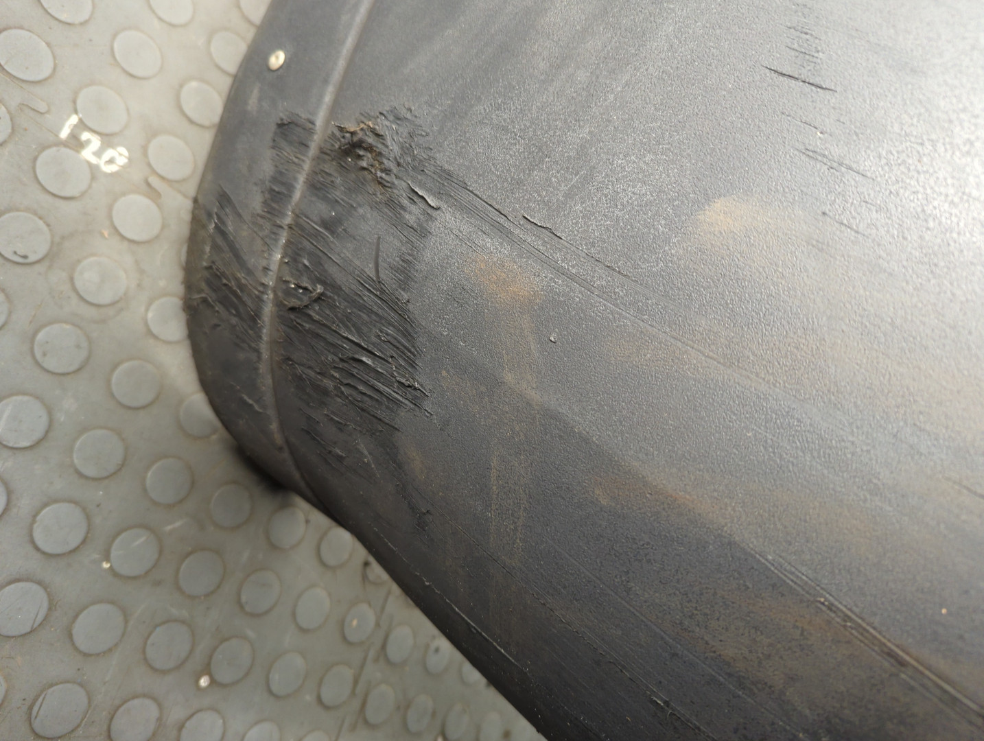 Бампер передний