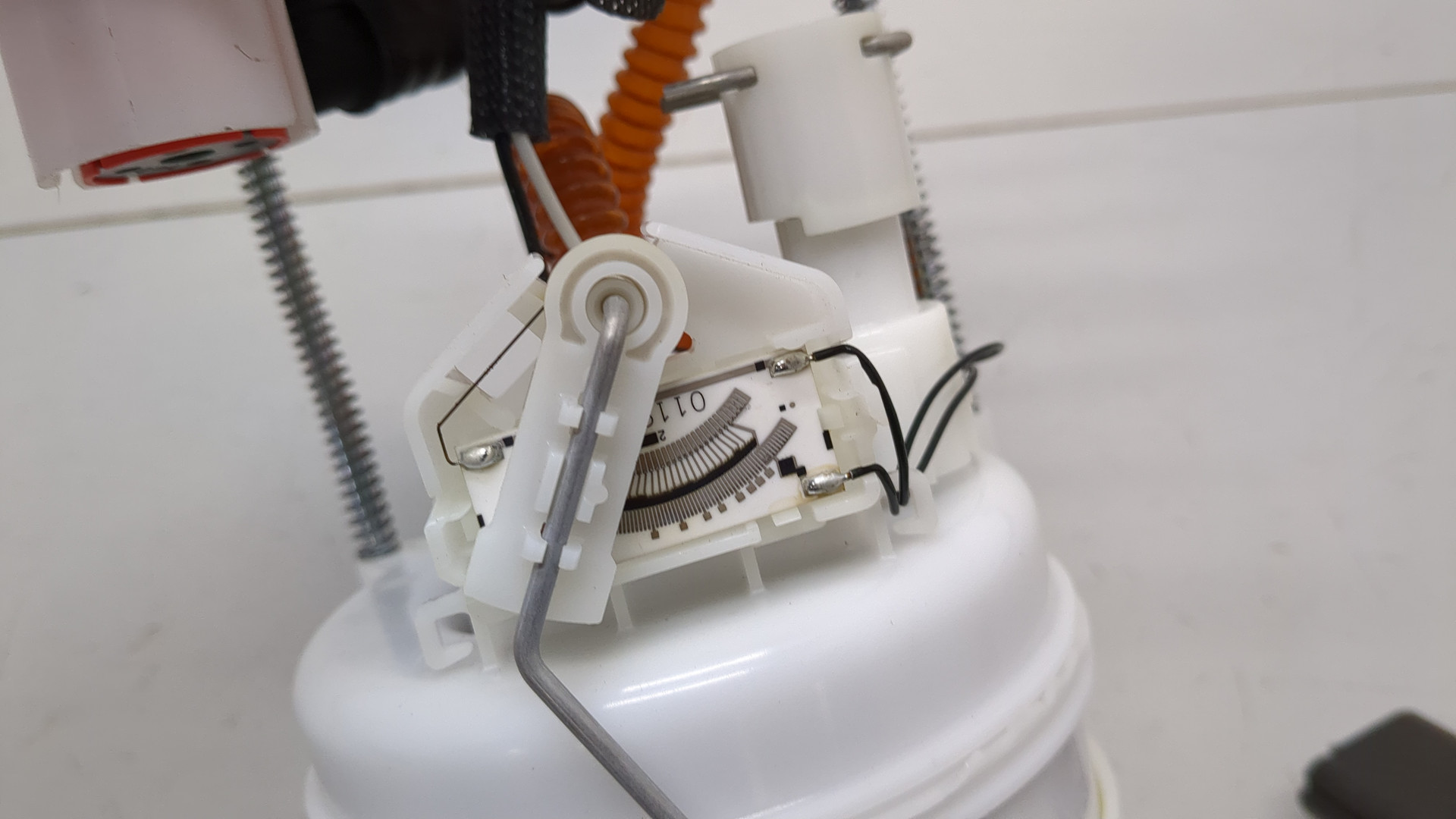 Насос топливный электрический