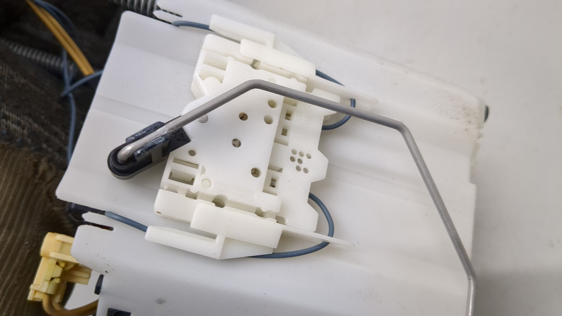 Насос топливный электрический