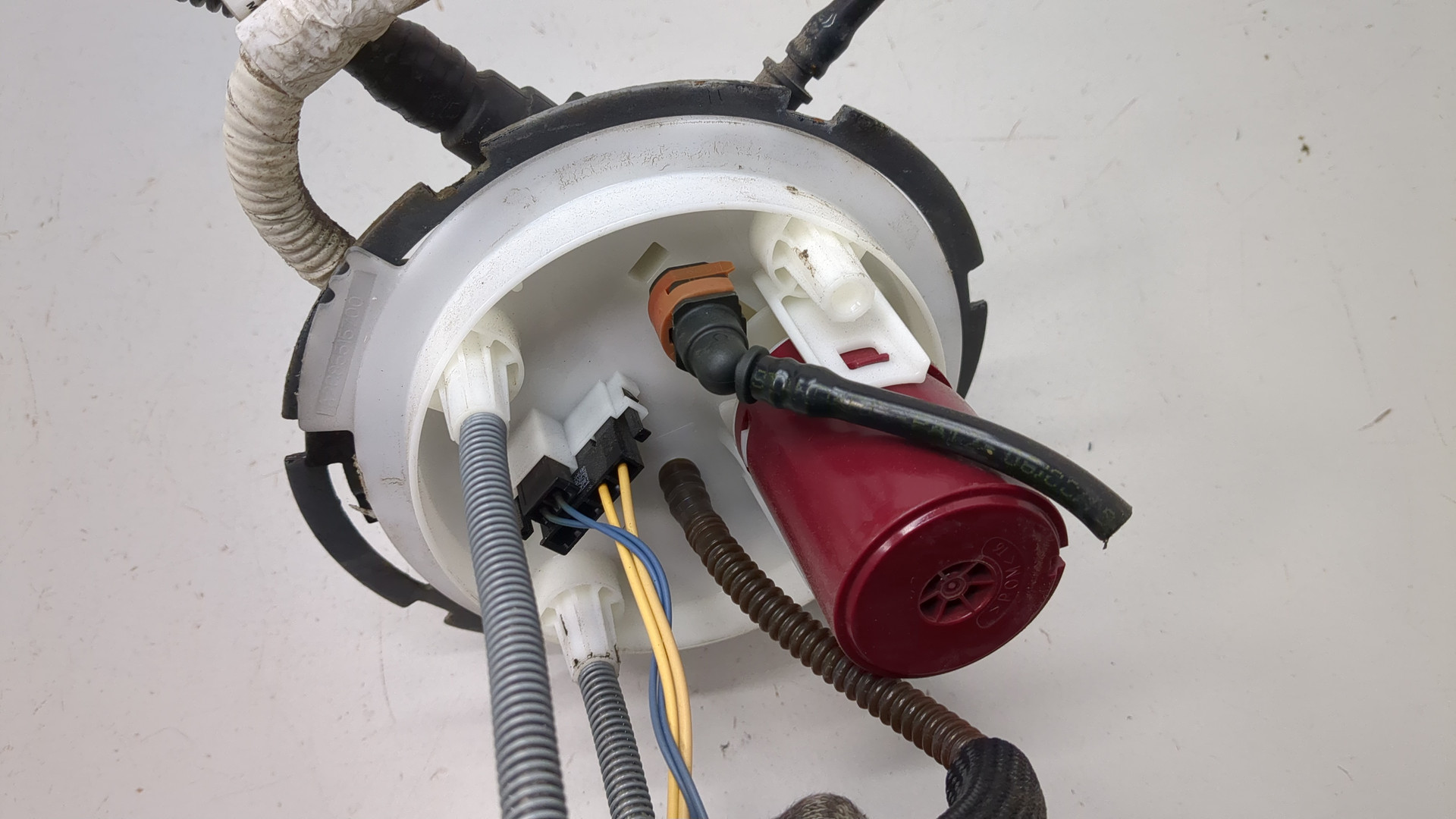 Насос топливный электрический