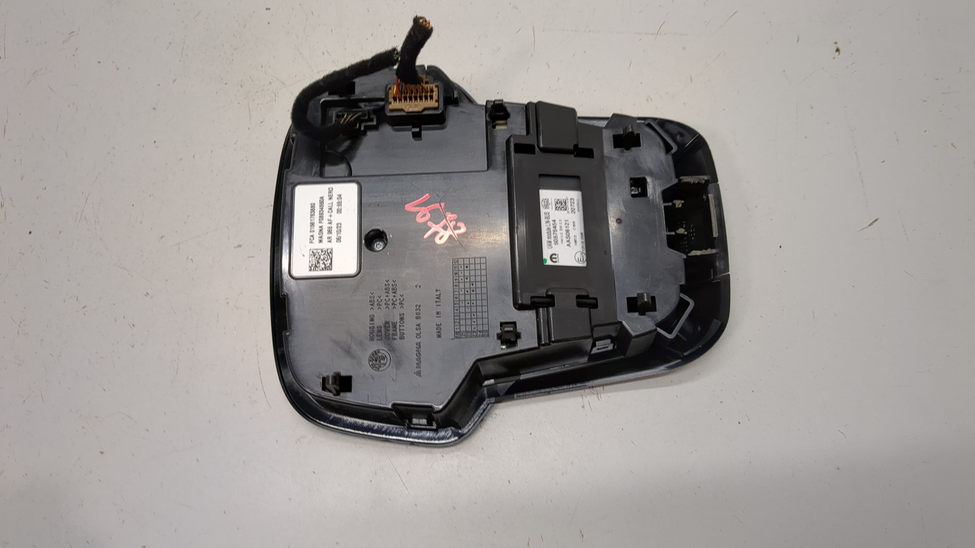 Плафон салонный