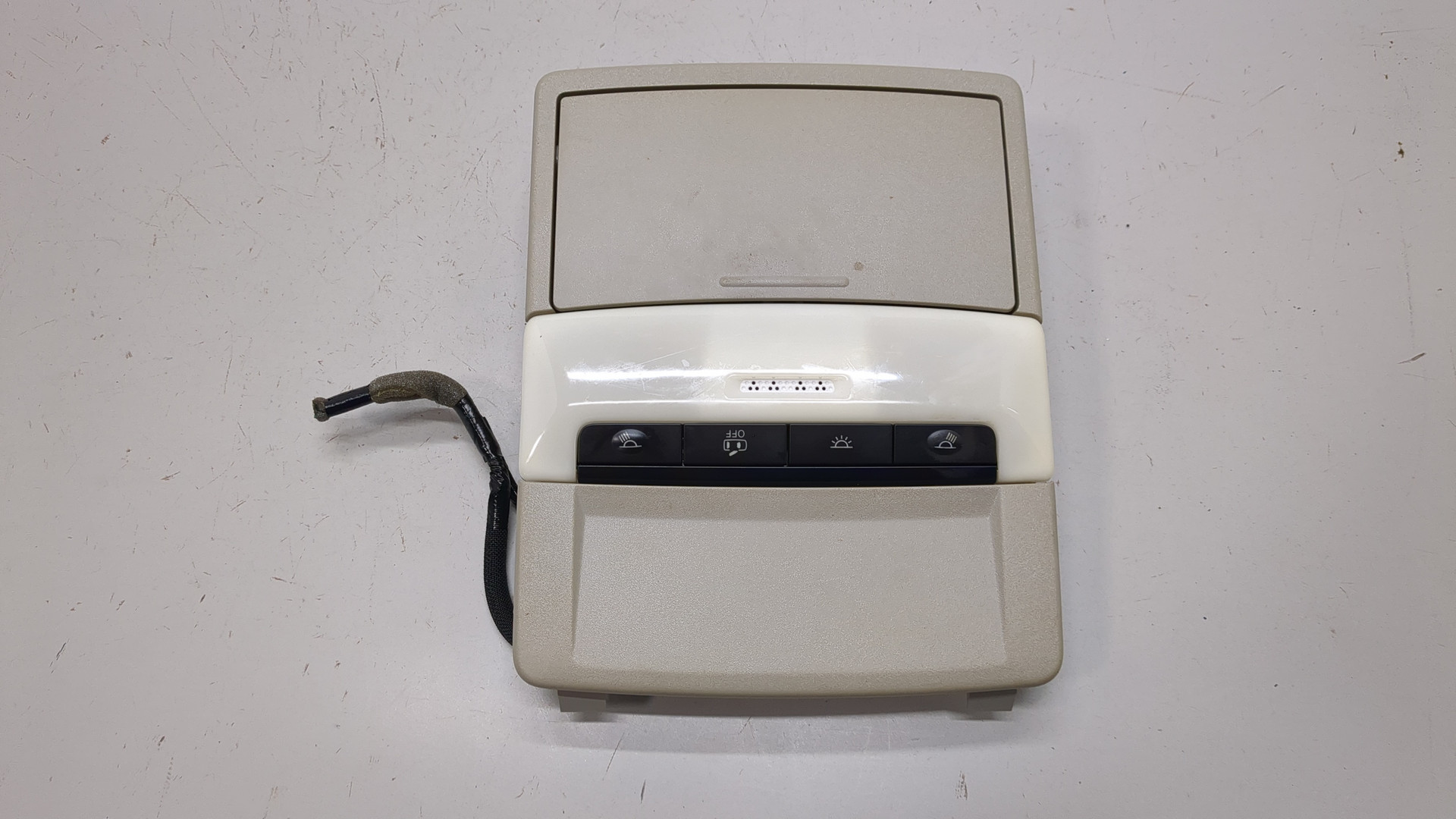 Плафон салонный