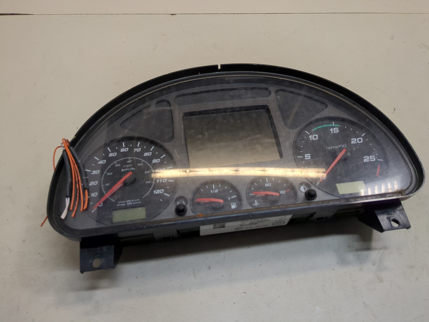 Панель приборов