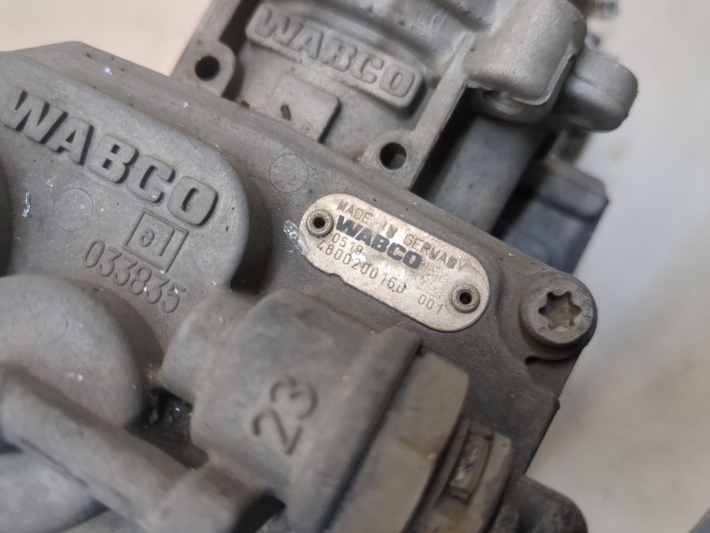 Кран тормозной главный